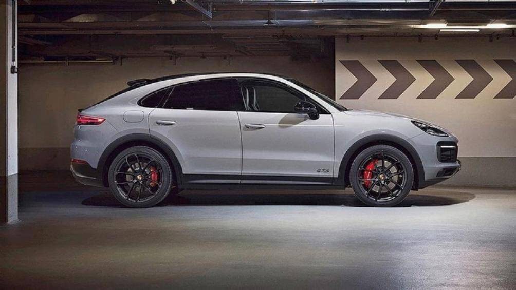 Porsche Cayenne GTS sẽ được phân biệt với các phiên bản khác thông qua gói nâng cấp Sport Design có mặt dưới dạng tiêu chuẩn với các chi tiết màu đen