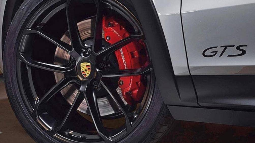 Bộ la-zăng được sơn màu đen bóng 5 chấu kép RS Spyder Design 21 inch khỏe khoắn và thể thao