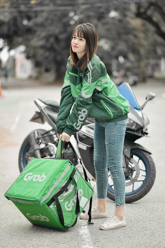 Mỏng manh đầy yêu kiều nhưng không kém phần quyến rũ