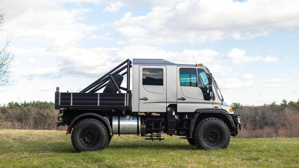 Nhưng với độ hiếm có, Mercedes U500 có giá đắt hơn đến gần 3 lần so với chiếc Mercedes-Benz G-Class