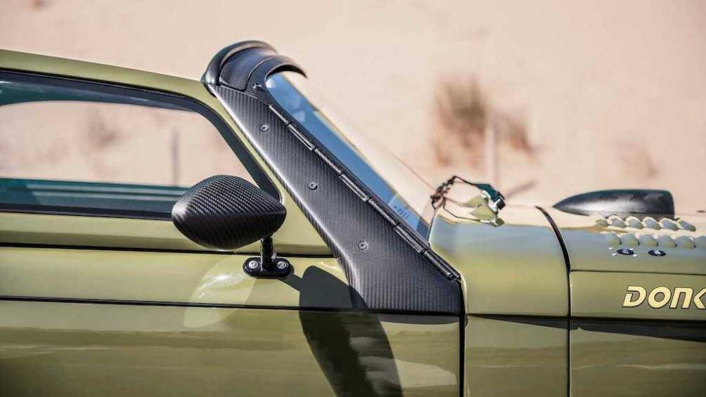 Chỉ có 70 chiếc Donkervoort D8 GTO JD70 được sản xuất và mức giá khởi điểm của món đồ chơi trên đường đua này là 163.636 Euro (tương đương 4,2 tỷ đồng)