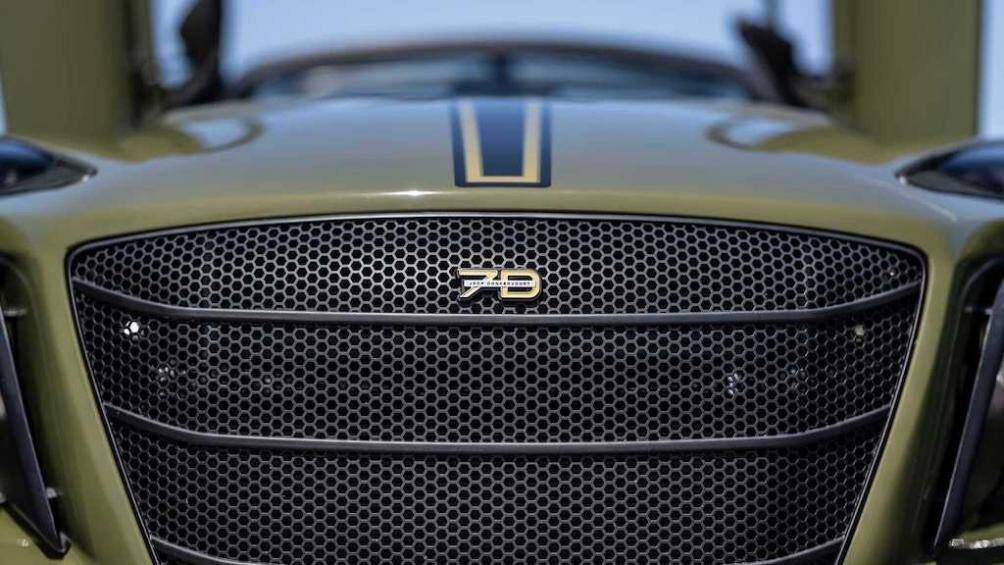 Đồng nghĩa với việc chiếc xe cực kỳ ổn định và bám đường khi vào cua