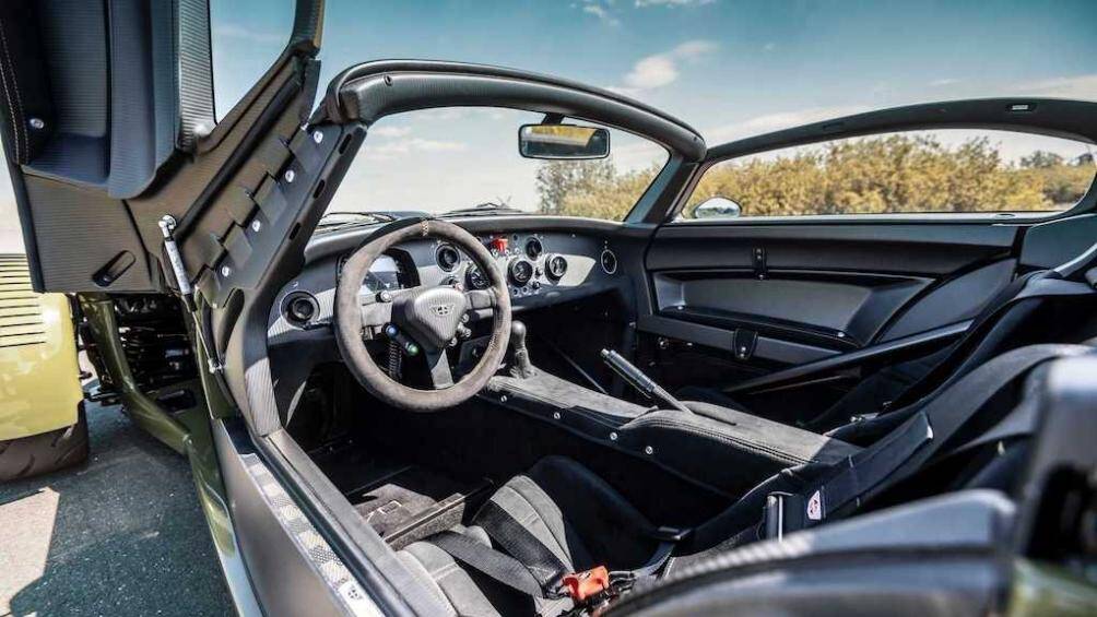 Theo Donkervoort, động cơ Audi có mô-men xoắn cao ở dải vòng tua rộng đã khiến hãng chỉ cần dùng 5 cấp số để điều khiển nó