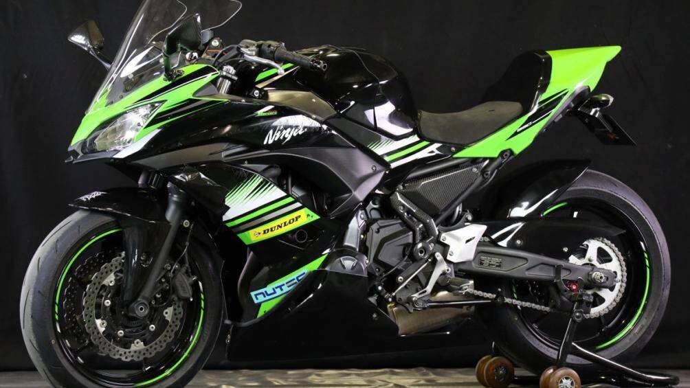Sportbike cỡ trung tốt nhất: Kawasaki Ninja 650