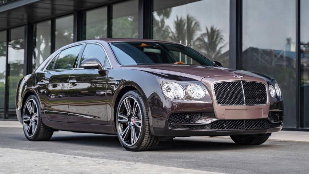 Ngoại thất ô tô Flying Spur V8S 2020 vẫn giữ nguyên những ưu điểm trong thiết kế của bản 2018