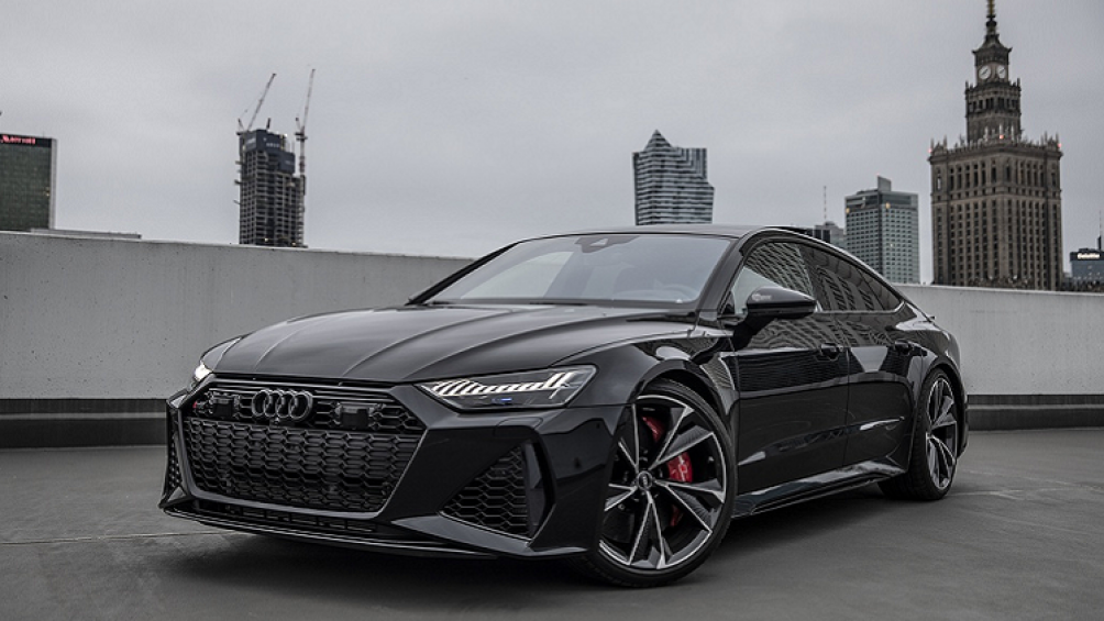 Kiểu dáng hầm hố, sang trọng và thu hút mọi ánh nhìn của Audi RS7 Sportback 2021 tạo ấn tượng mạnh mẽ