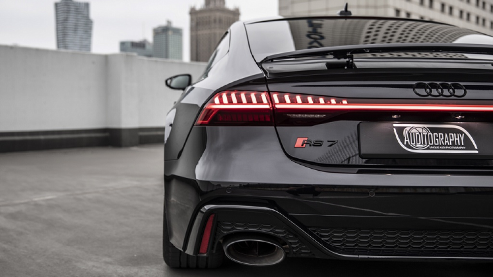 Ngoài động cơ cực mạnh và ngoại hình hầm hố thu hút, khoang lái Audi RS7 Sportback 2021 còn được thiết kế rất đẹp và sang trọng