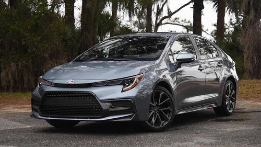 10. Toyota Corolla 2020 (giá: 19.600-25.550 USD)