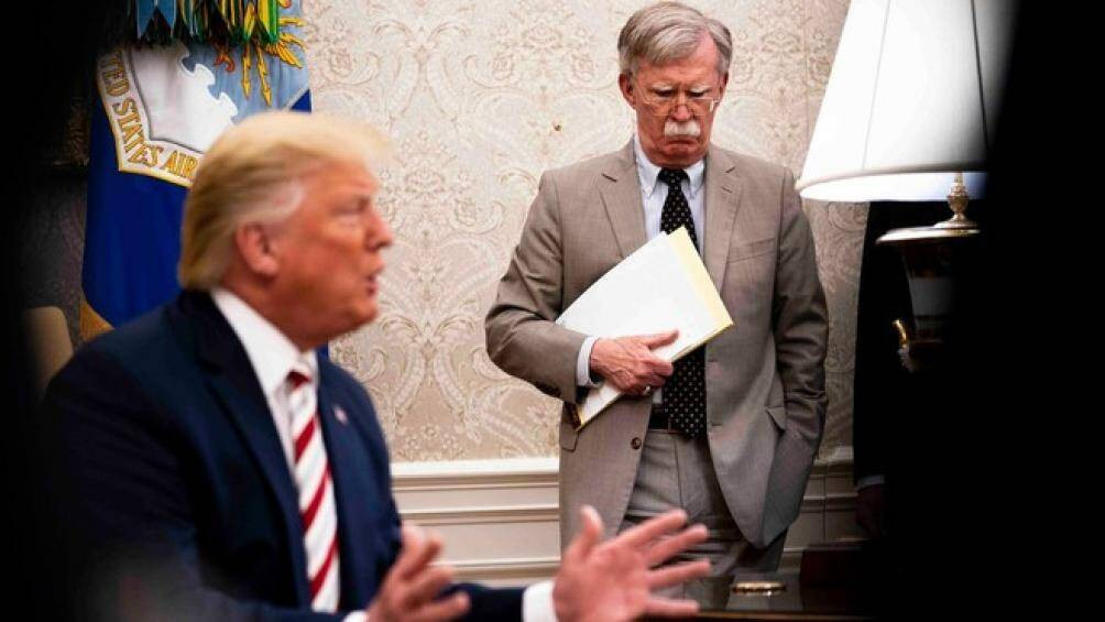 Trump: John Bolton nên bị bỏ tù