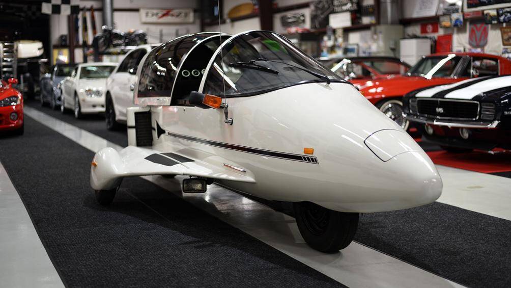 2 bánh xe phụ có kích thước 8 inch