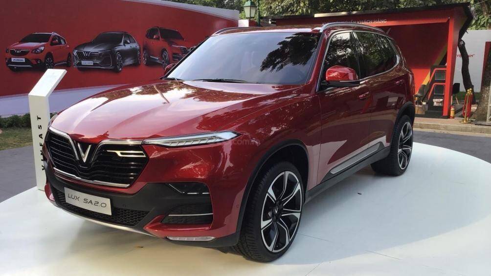 4. VinFast Lux SA2.0 bản nâng cao được giảm từ 166 đến 200 triệu đồng tiền lệ phí trước bạ