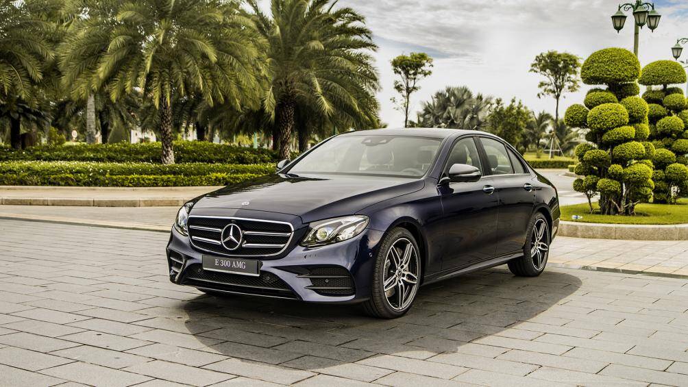 6. Mercedes-Benz E 300 AMG 2020 được giảm từ 142 đến 170 triệu đồng tiền lệ phí trước bạ