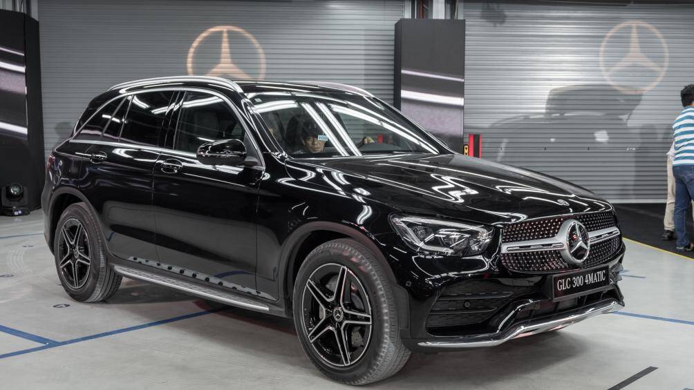 9. Mercedes-Benz GLC 300 4Matic 2020 được giảm từ 114 đến 137 triệu đồng tiền lệ phí trước bạ