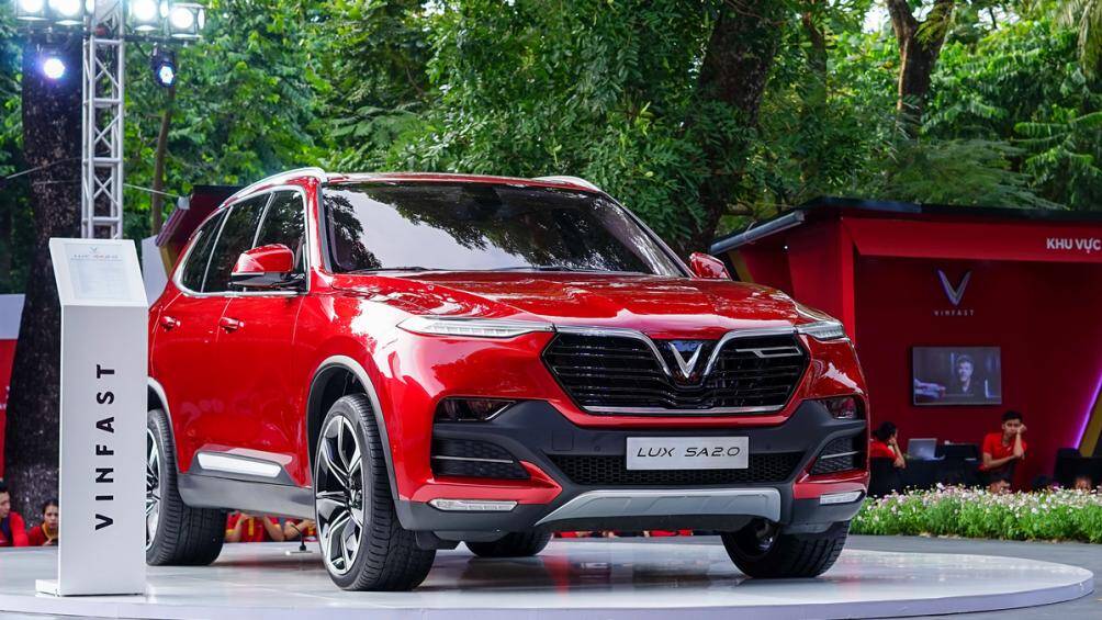 5. VinFast Lux SA2.0 bản tiêu chuẩn được giảm từ 158 đến 190 triệu đồng tiền lệ phí trước bạ