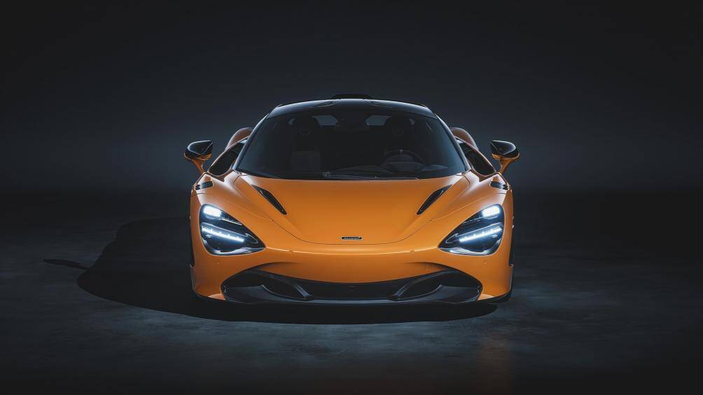 Cụm đèn LED phía trước tạo thêm phần thể thao cho chiếc xe