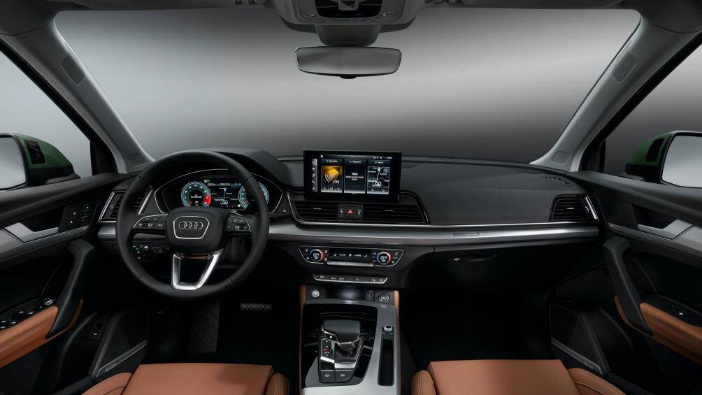 Xe được trang bị màn hình giải trí cảm ứng kích thước 10,1 inch, có thể tương thích Apple Carplay và Android Auto