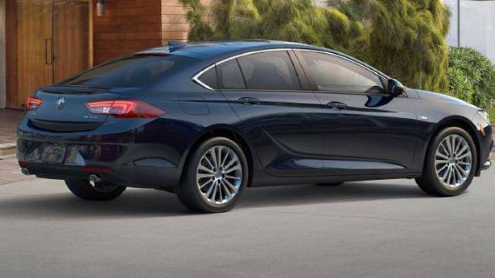 Để đáp ứng nhu cầu ngày càng lớn đối với dòng SUV, Buick quyết định dừng bán Regal ở Mỹ và Canada nhưng nó sẽ tiếp tục được bán ở Trung Quốc