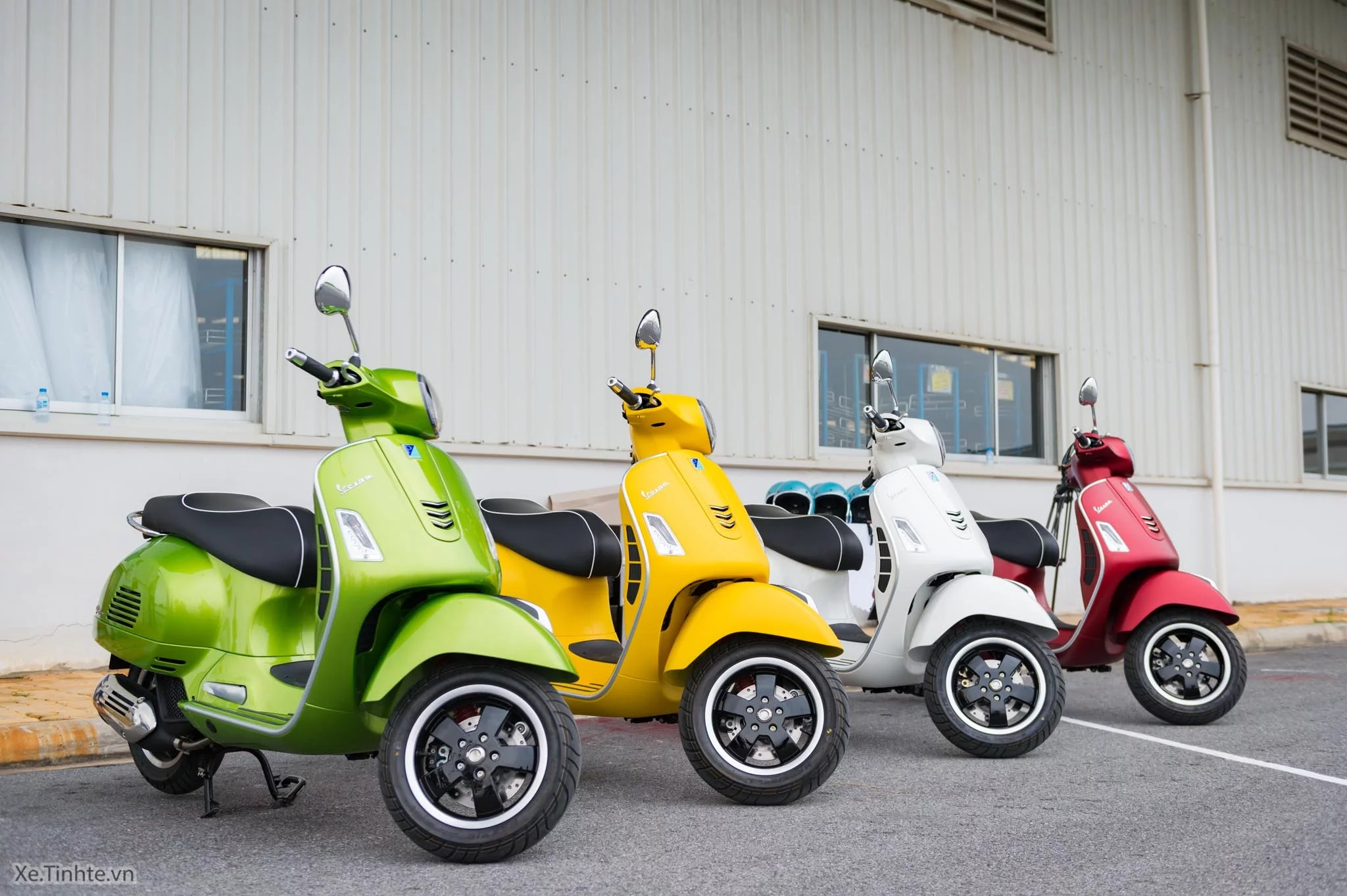 Vespa GTS Supper 150: 115 triệu đồng