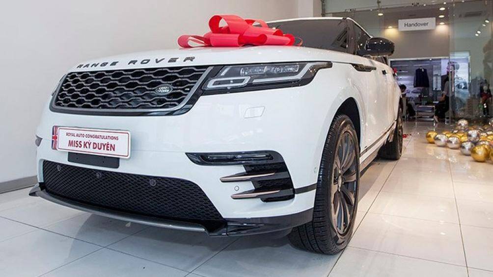 Range Rover Velar có kích thước tổng thể bao gồm chiều dài 4.803 mm, rộng 1.930 mm, cao 1.665 mm và chiều dài cơ sở 2.784 mm