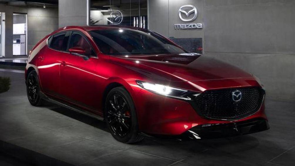 Mazda 3 Edition 100 chỉ thay đổi về ngoại thất, nội thất, động cơ Mazda 3 vẫn được giữ nguyên