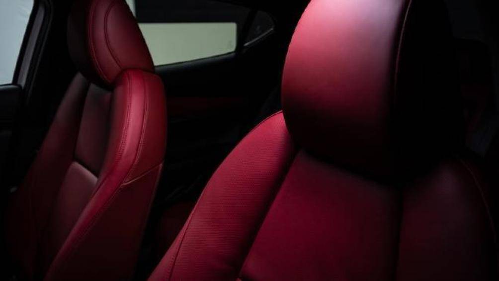 Giá của Mazda 3 phiên bản 100 sẽ đắt hơn 2.022 USD so với bản Mazda 3 Sportback Premium