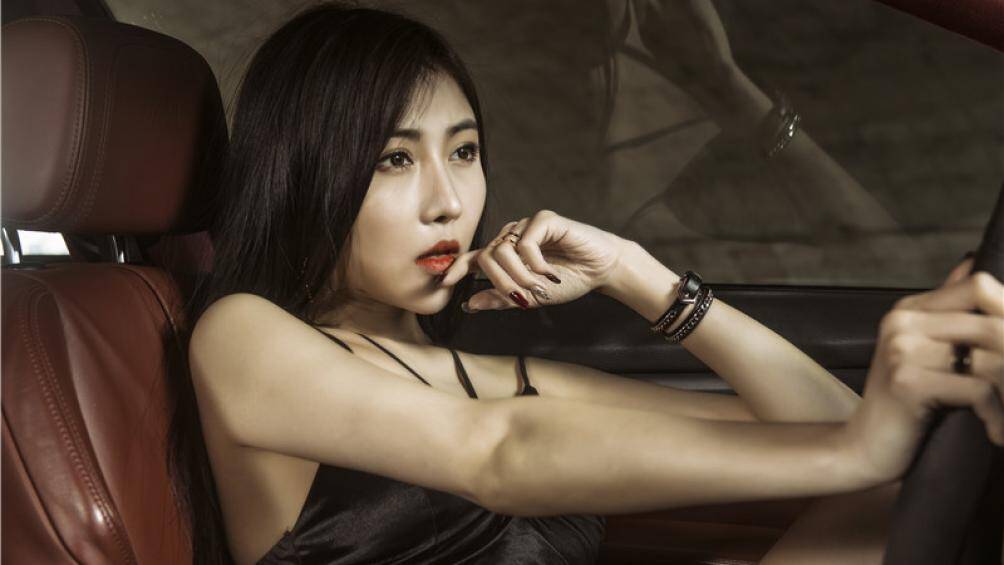 Thần thái của cô nàng tạo thêm sự thú vị trong mỗi bức ảnh