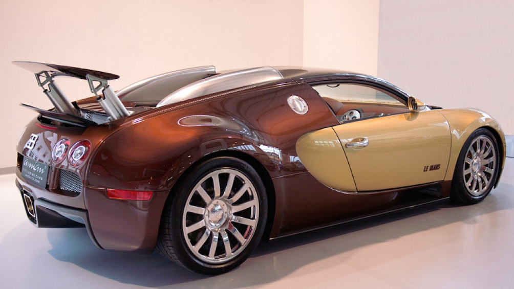 Đặc biệt hơn nữa, đây là một trong những chiếc xe từng thuộc sở hữu của hệ thống bảo tàng siêu xe nổi tiếng Bob Forstner