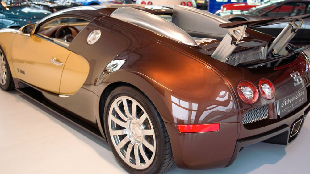 Tuy nhiên, để có thể kích hoạt toàn bộ công suất của như “mở khóa” giới hạn tốc độ 380 km/h, khách hàng buộc phải sử dụng chìa khóa “Speed key”