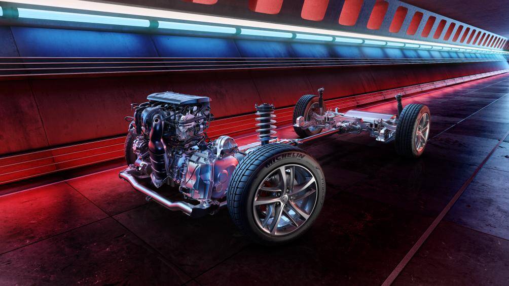 Về vận hành, MG HS 2020 có 2 lựa chọn động cơ gồm:
1.5L Turbo, 4 xi-lanh cho công suất 160 mã lực và mô-men xoắn 250 Nm. Hộp số ly hợp kép 7 cấp thể thao. Vận tốc tối đa 190 km/h.
Và 2.0L Turbo 4 xi-lanh cho công suất tối đa 231 mã lực và mô-men xoắn cực đại 360 Nm. Hộp số tự động ly hợp kép 6 cấp. Vận tốc tối đa 210 km/h