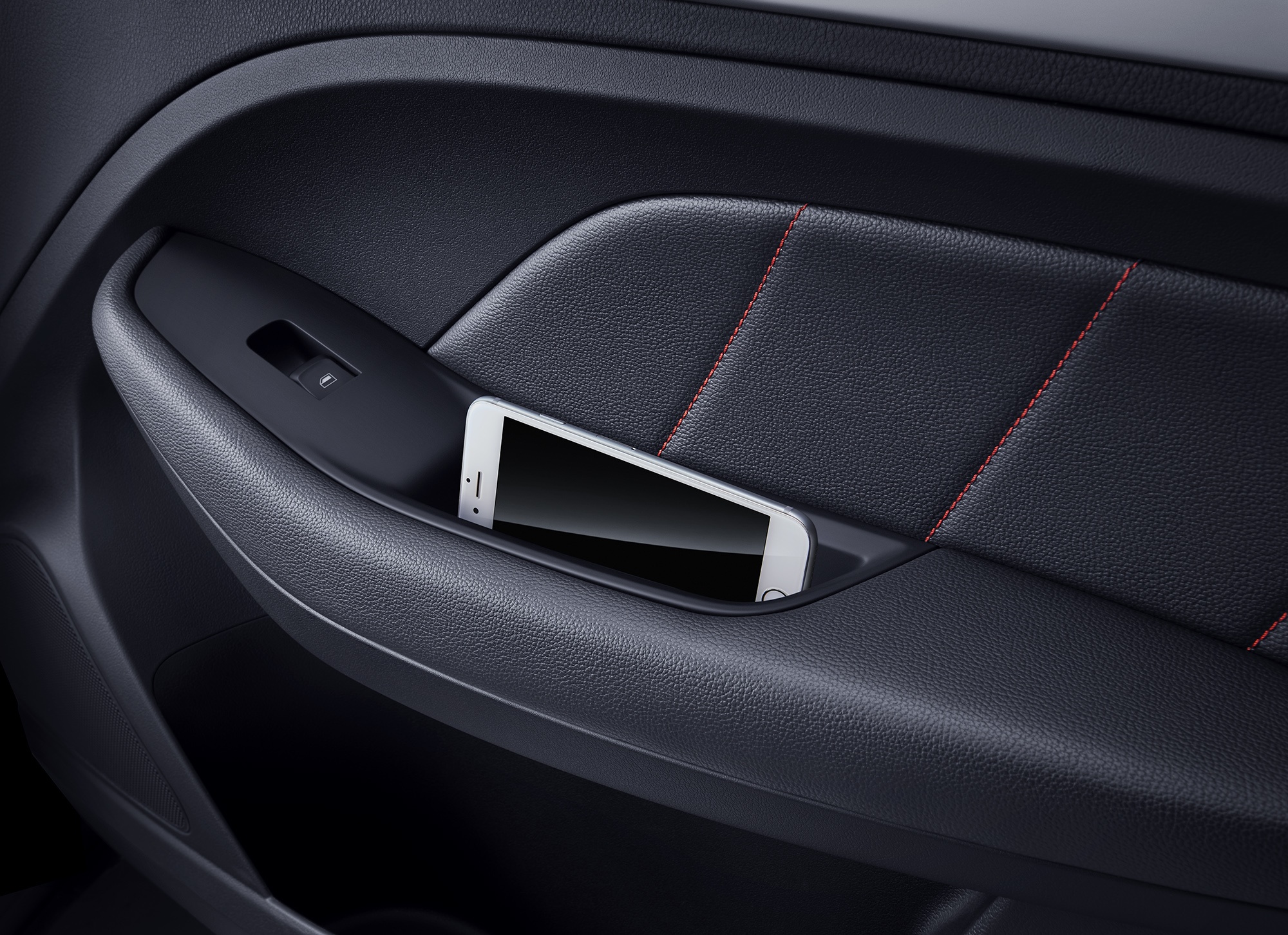 Hốc để đồ tại cánh cửa