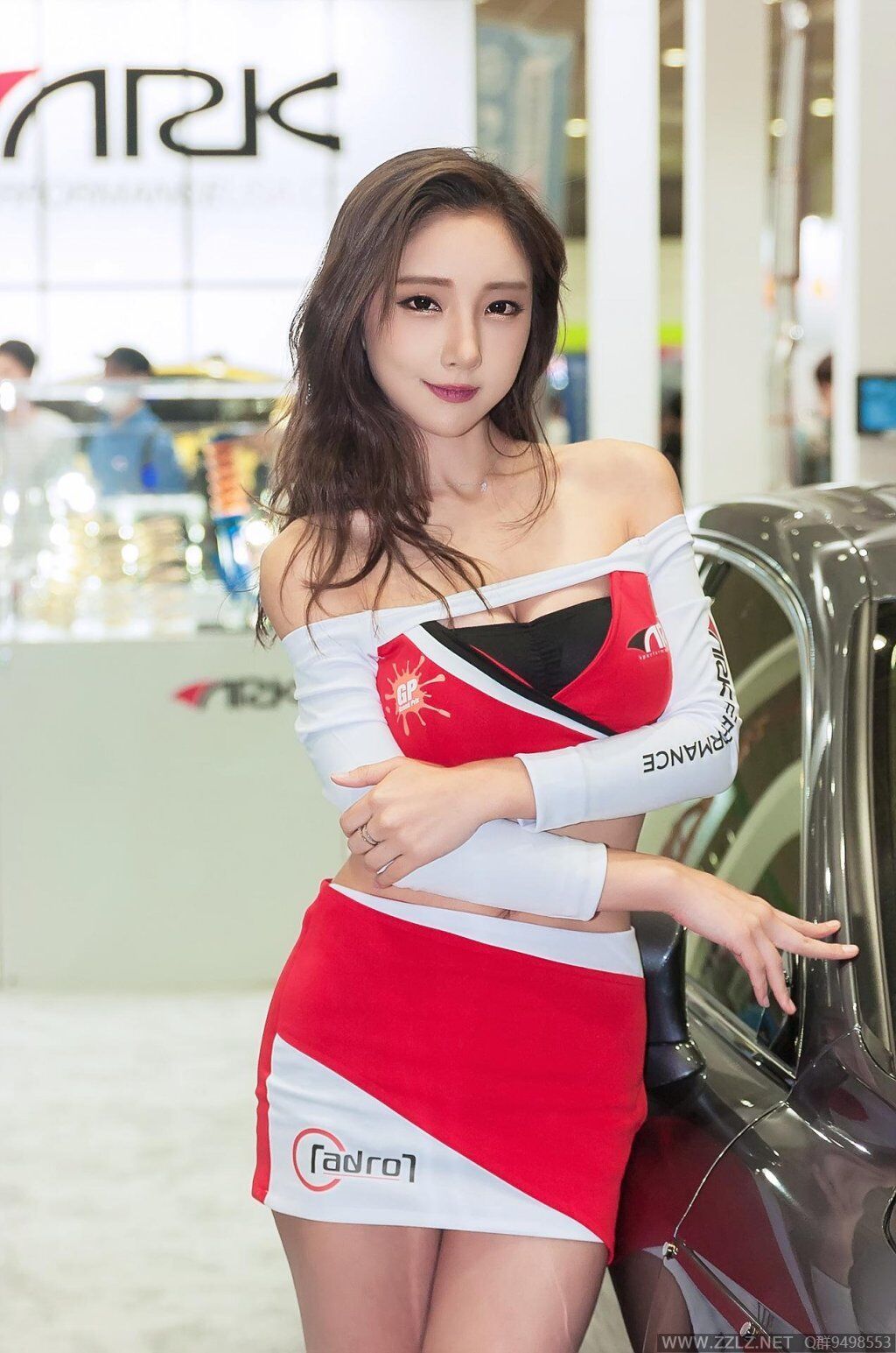 Người đẹp sở hữu làn da trắng muốt như "Bạch tuyết", cùng với đó là thân hình vô cùng hoàn hảo