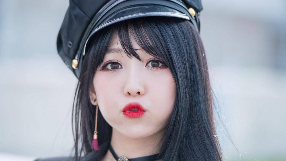 Người đẹp sinh năm 1987 này sỡ hữu một gương mặt xinh xắn và vô cùng đáng yêu