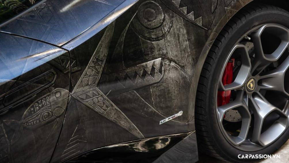 Ngoài ra, ngoại thất của chiếc xe đã được dán decal với các họa tiết lấy cảm hứng từ chính phong cách của thương hiệu Amazing Coffee