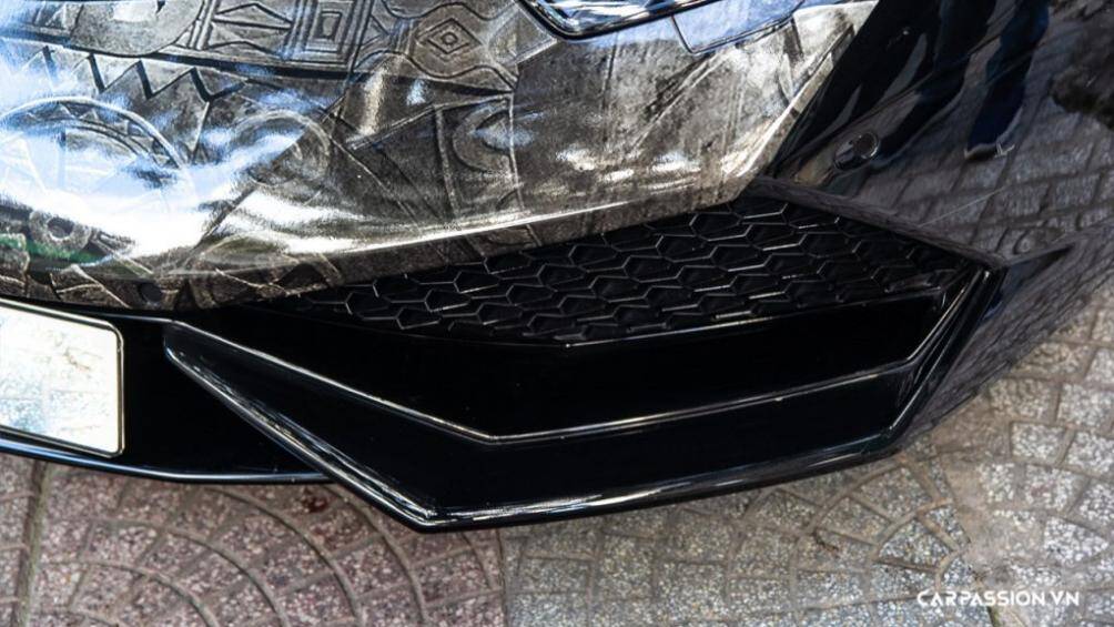 Đa phần những chiếc Huracan tại Việt Nam đều sở hữu màu sơn ngoại thất nổi bật như xanh cốm, cam, vàng hay đỏ,…