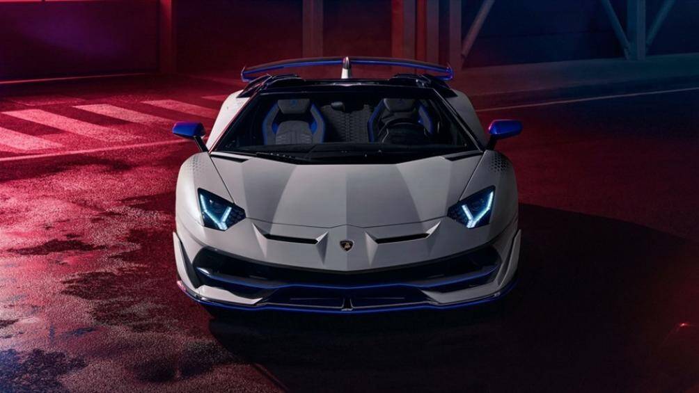 Aventador SVJ Xago Edition được lấy cảm hứng từ các đám mây hình lục giác bao quanh cực Bắc của Sao Thổ kết hợp với các họa tiết Hexagon