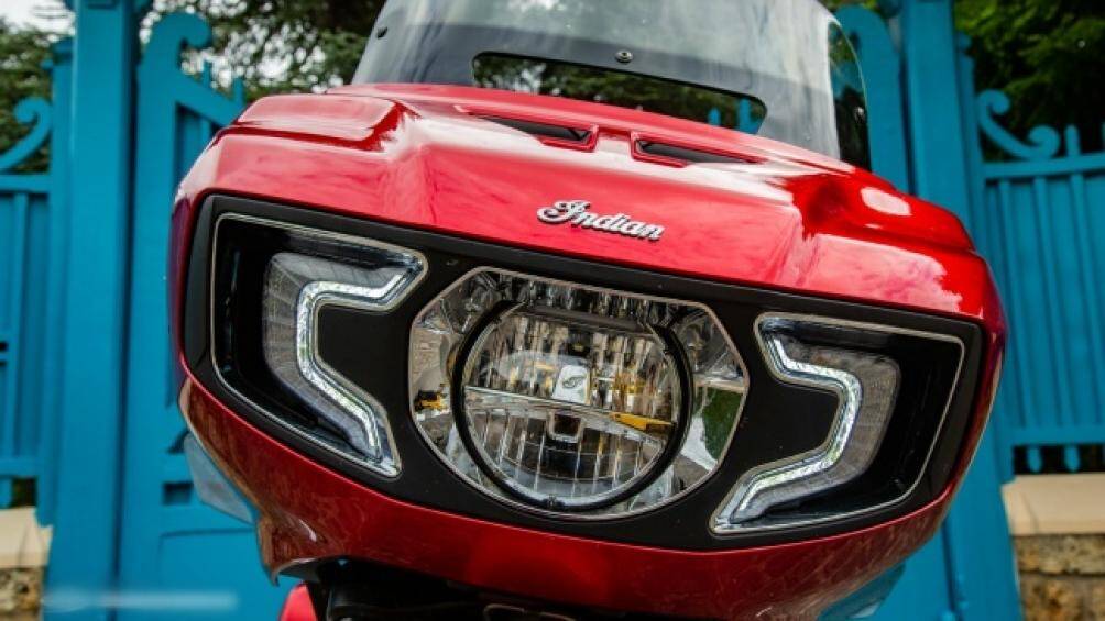 Cận cảnh đèn pha LED cực khủng