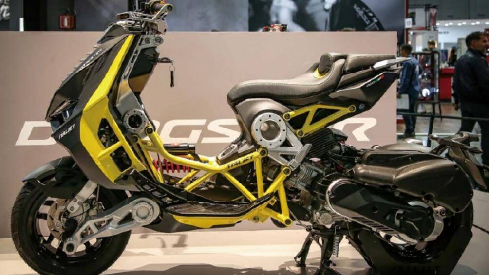 Tổng trọng lượng của chiếc xe trông khá nặng nề này cũng chỉ ở mức 108 đến 112kg