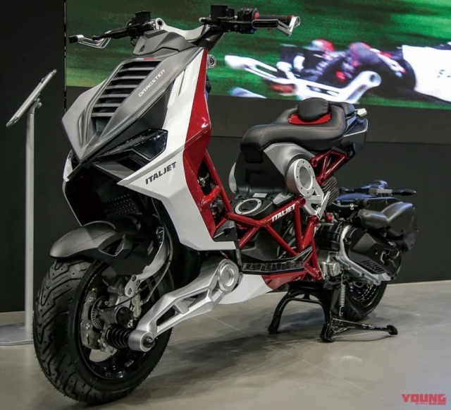 Mẫu xe tay ga - Itajet Dragster mang kiểu dáng thiết kế như rô-bốt biến hình của Ý sẽ được ra mắt tại Nhật Bản tháng 9 tới đây