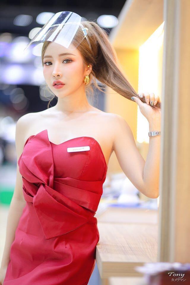 Người mẫu xe Thái Lan Pannachika Chaikawin là một ví dụ điển hình