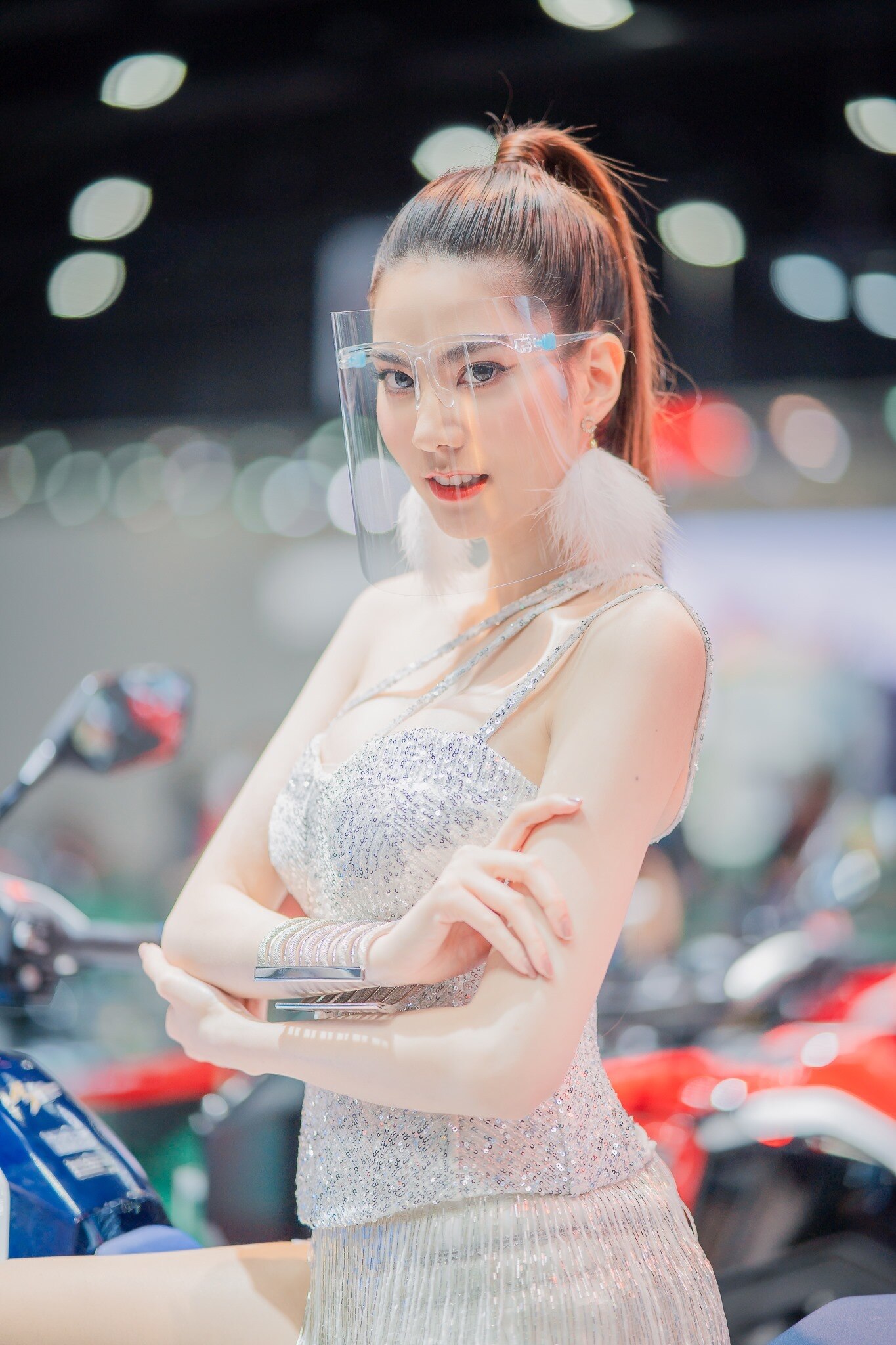 Cùng với đó là những đường cong quyến rũ mềm mại