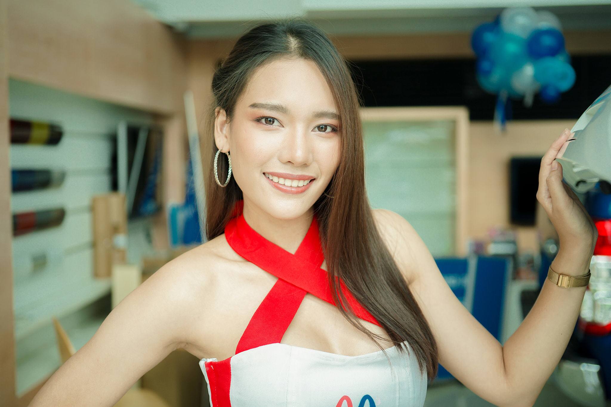 Nụ cười rạng rỡ thu hút mọi ánh nhìn