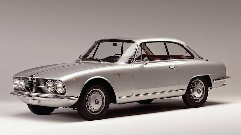 Alfa Romeo 2600 Sprint là mẫu xe bán chạy của Alfa Romeo trong suốt thập niên 1960