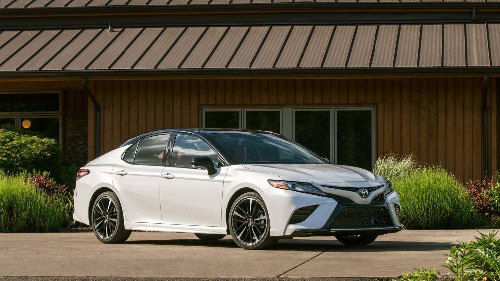 Xe cỡ trung tốt nhất cho gia đình: Toyota Camry 2020