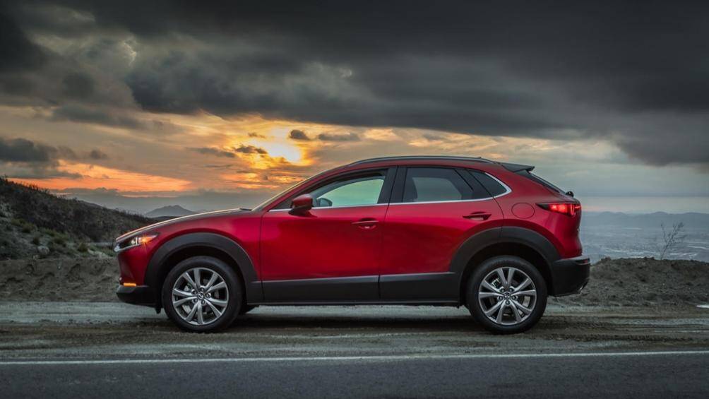 CX-30 là dòng xe gầm cao cỡ nhỏ của Mazda, ra mắt lần đầu tại triển lãm Geneva Motor Show 2019. CX-30 dựa trên nền tảng của chiếc sedan Mazda 3