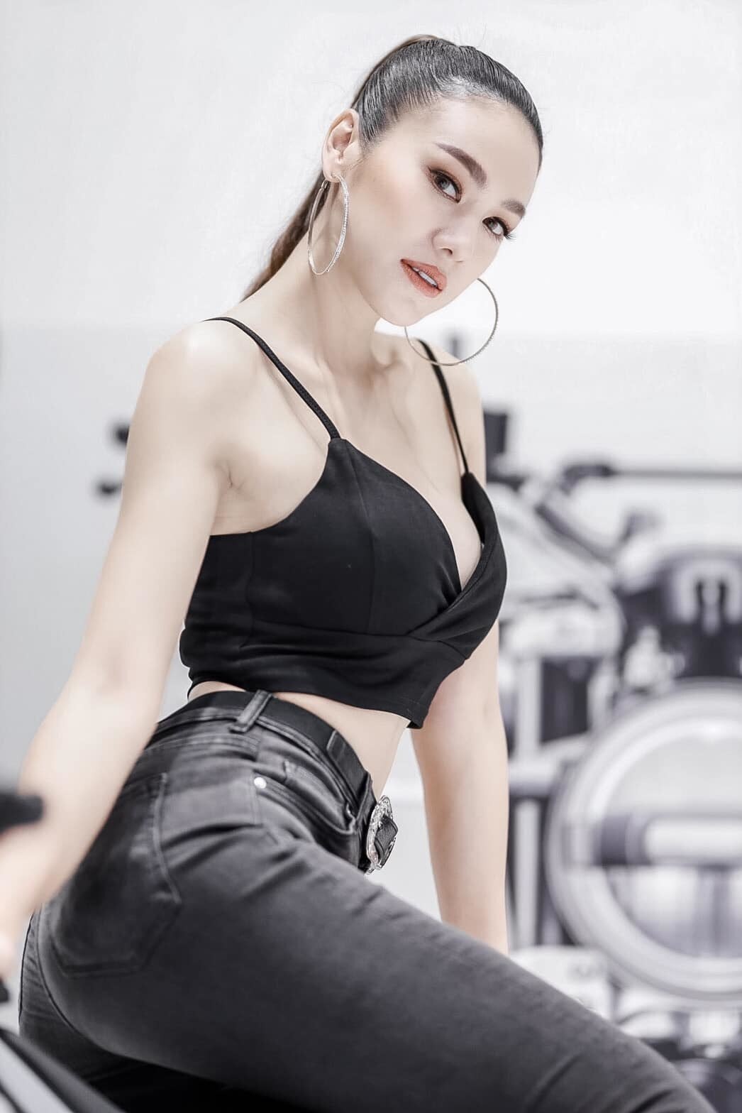 Những đường cong nóng bỏng của người đẹp