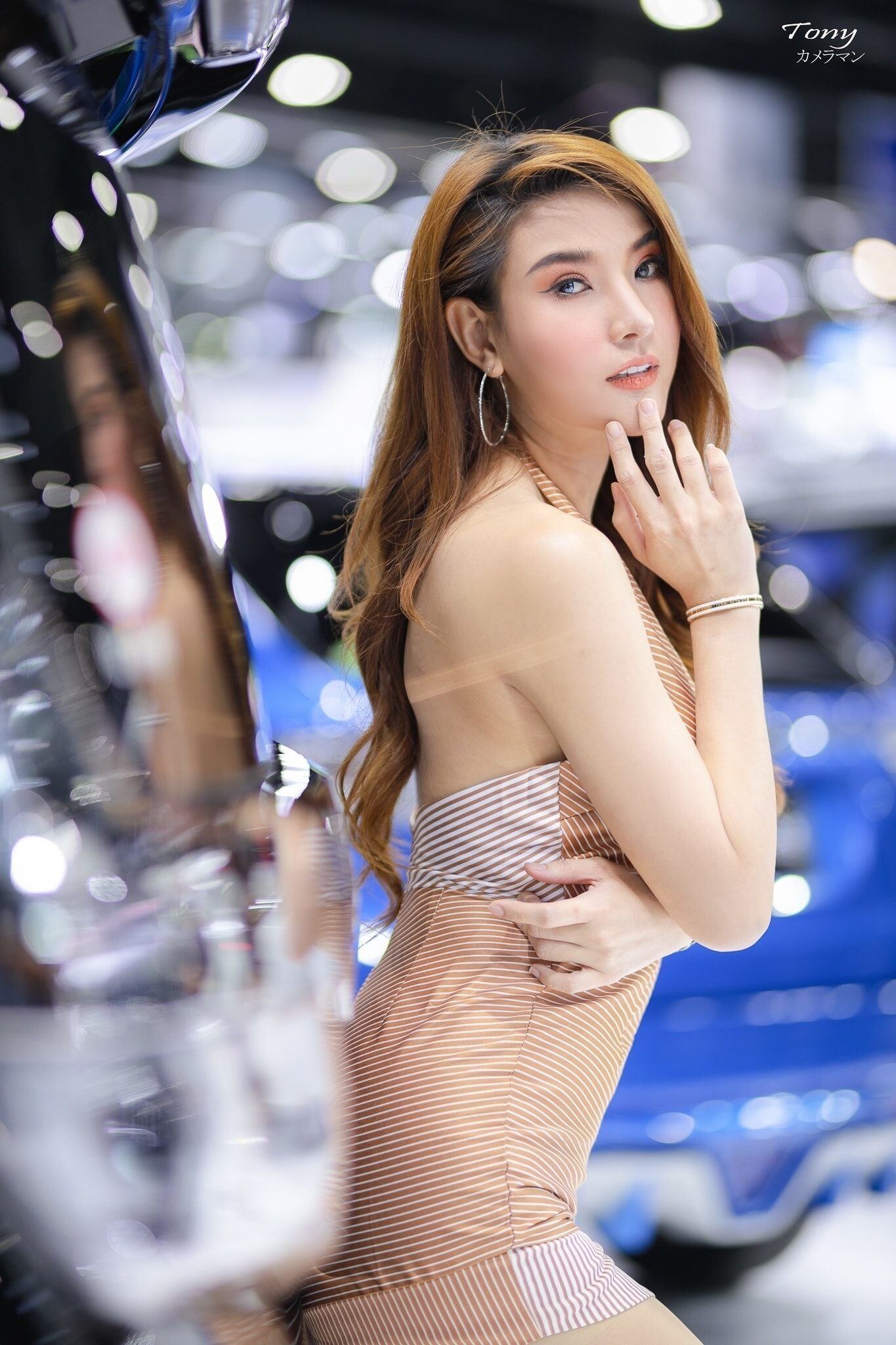 Mỹ nữ này sở hữu làn da trắng mịn không tỳ vết, cùng gương mặt vô cùng dễ thương, khả ái