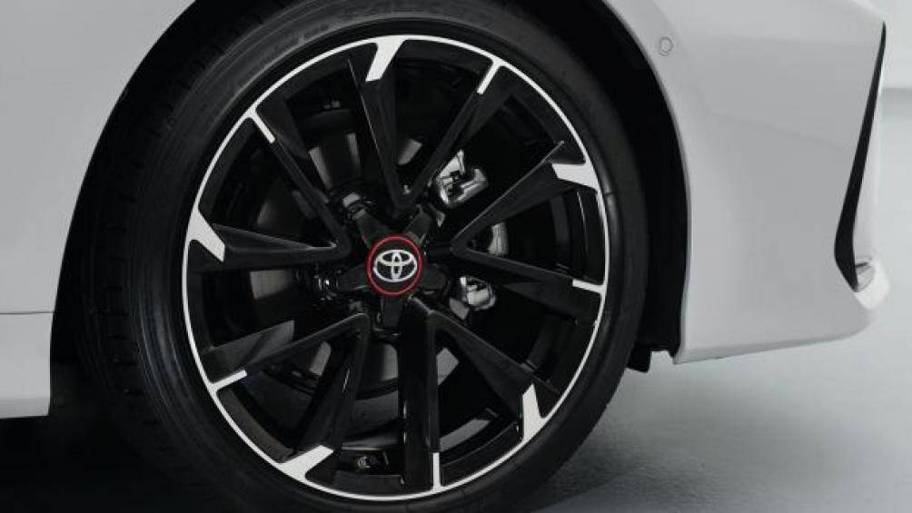 La-zang mới của xe có 2 tuỳ chọn 17 hoặc 18 inch