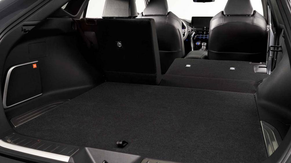 Khoang chứa đồ của Venza 2021 tương đối rộng