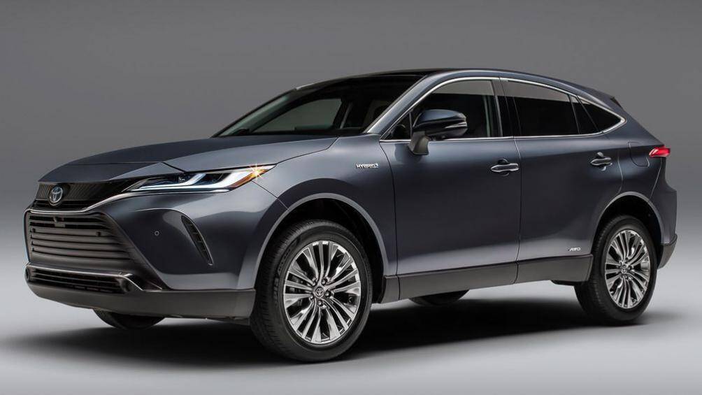 Xe chỉ có 1 tuỳ chọn động cơ hybrid 2.5L 4 xi lanh, kết hợp 3 mô tơ điện và 1 bộ pin lithium-ion đặt ở ghế sau. Tổng công suất của xe là 219 mã lực, đi kèm hệ dẫn động 4 bánh toàn thời gian