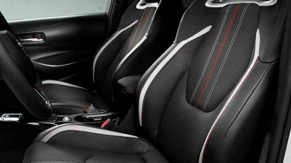 Ghế của Toyota Corolla Altis GR Sport với phong cách thể thao